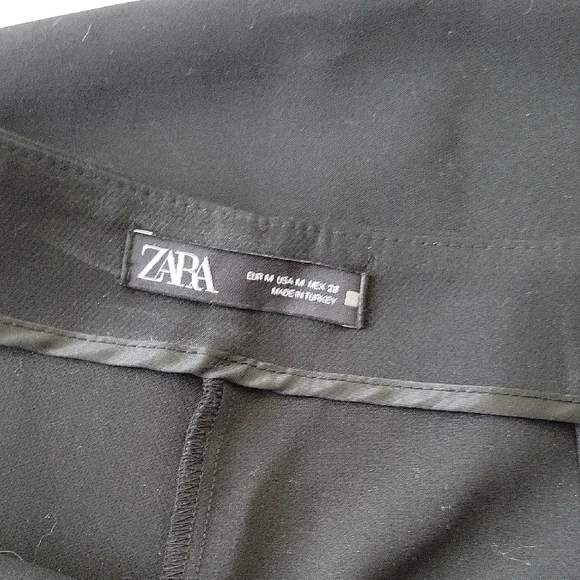 Zara Black High-Waist Sailor Shorts with Gold Buttons - Picture 3 of 6